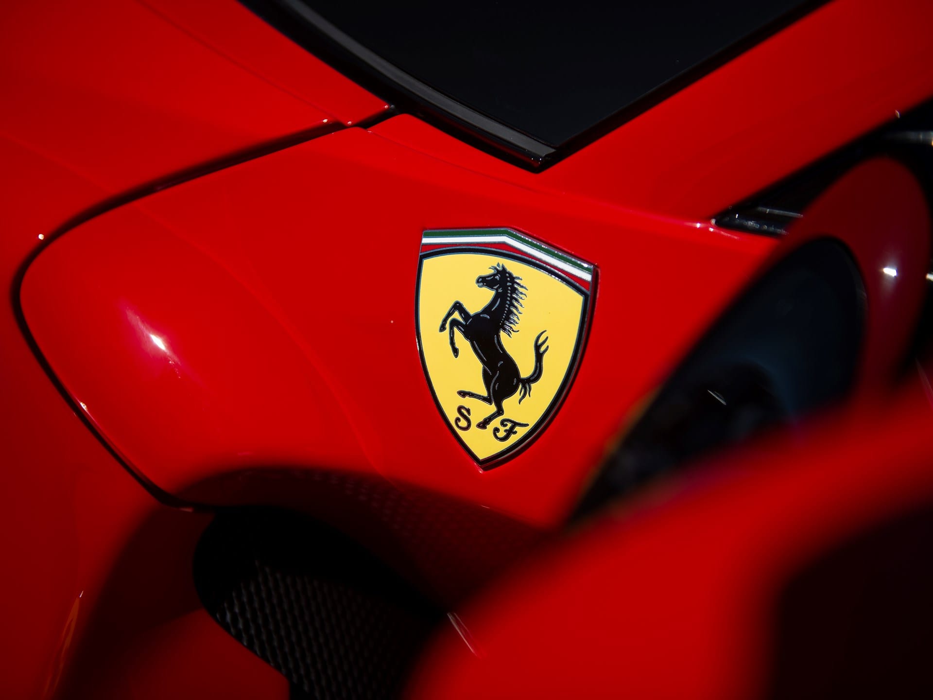 Ferrari prekių klastotės